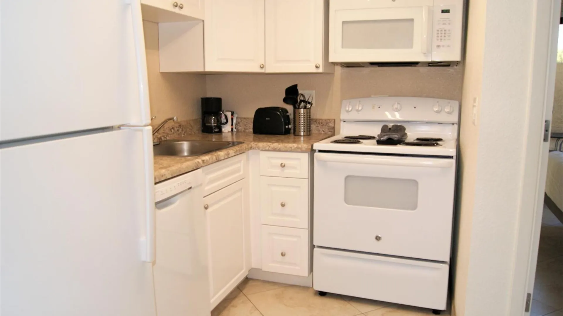 103 Fully Furnished 1Br Suite-Prime Location Scottsdale 0*,  United States